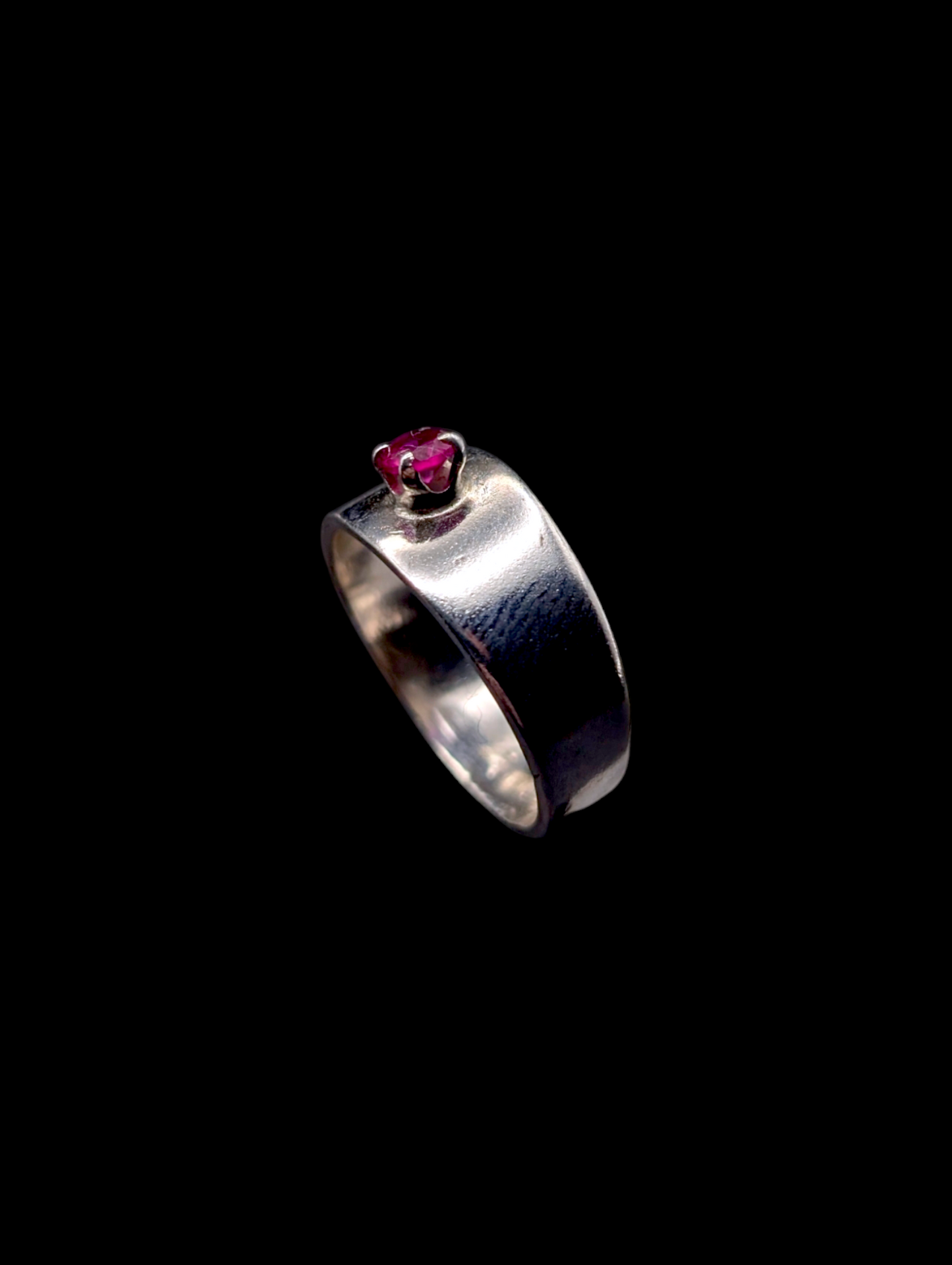 Vintage Rustic Solitaire Genuine Ruby Sterling Silver Band Ring