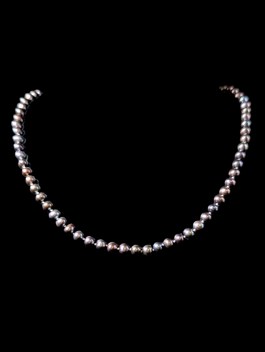 Vintage 14k Yellow Gold Hand Knotted Genuine Black Freshwater Pearl Beaded Single Strand Necklace