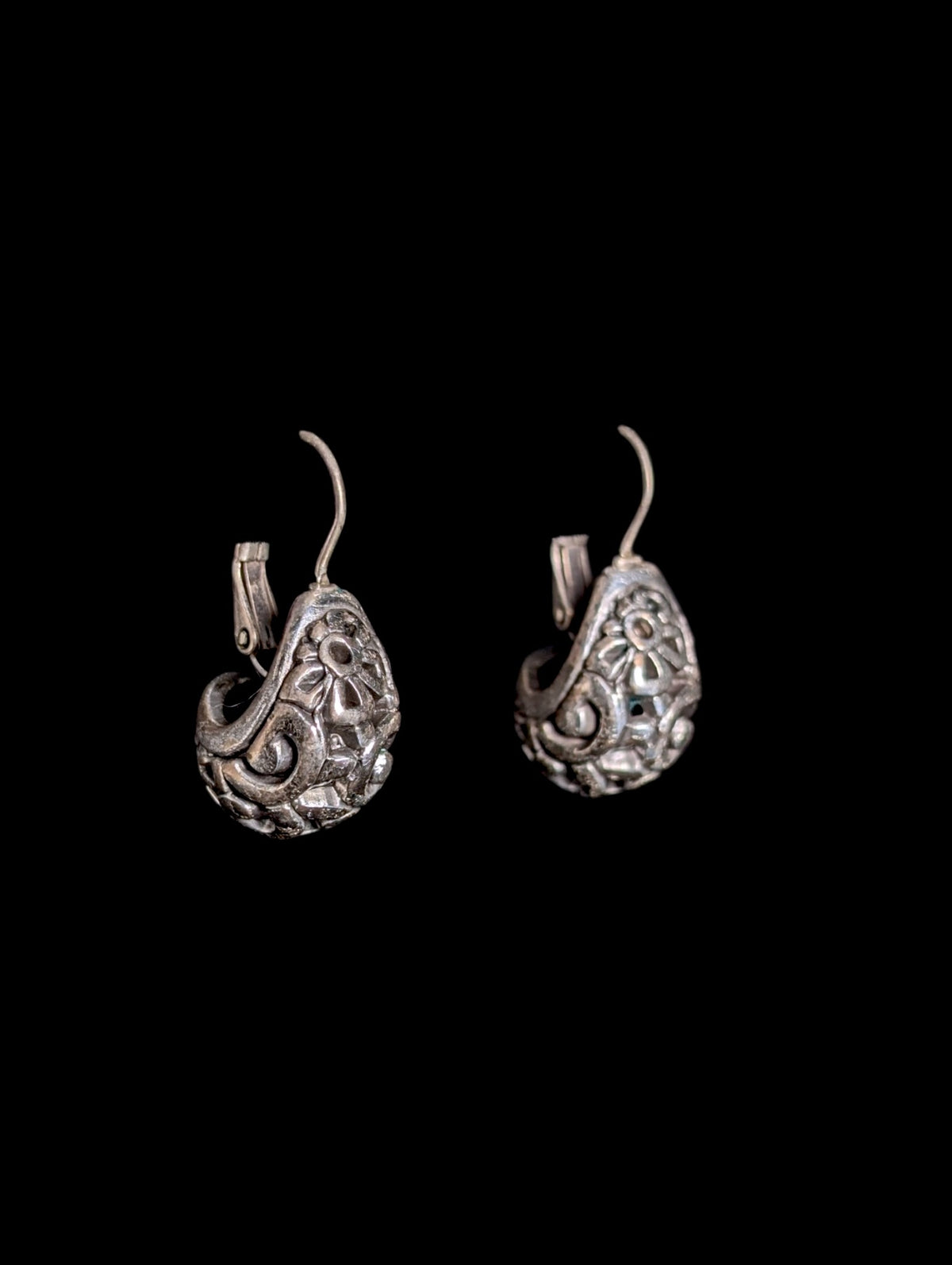 Vintage Floral Filigree Sterling Silver Huggie Earrings