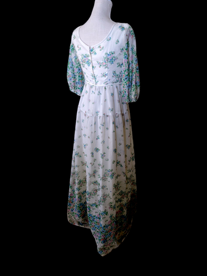 1970s House of Bianchi Wildflower Cottagecore Style White Dress with 3/4 Puff Sleeves
