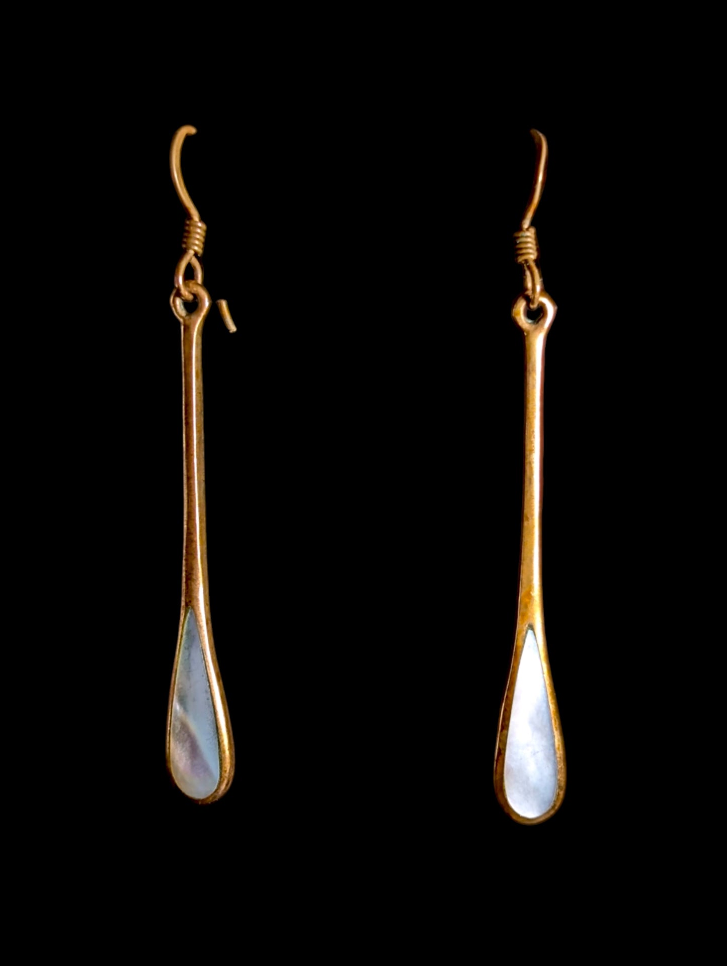 Vintage Tear Droplet Genuine Mother of Pearl Dangle 10k Gold Earrings