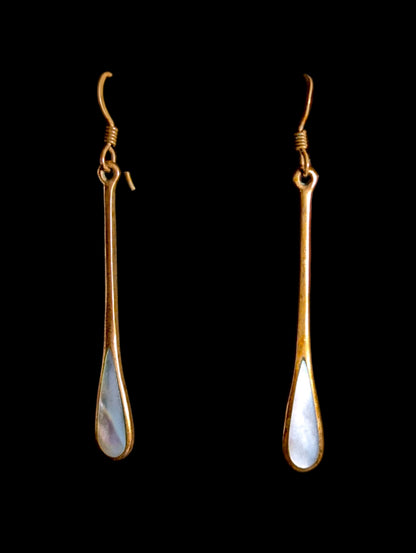 Vintage Tear Droplet Genuine Mother of Pearl Dangle 10k Gold Earrings