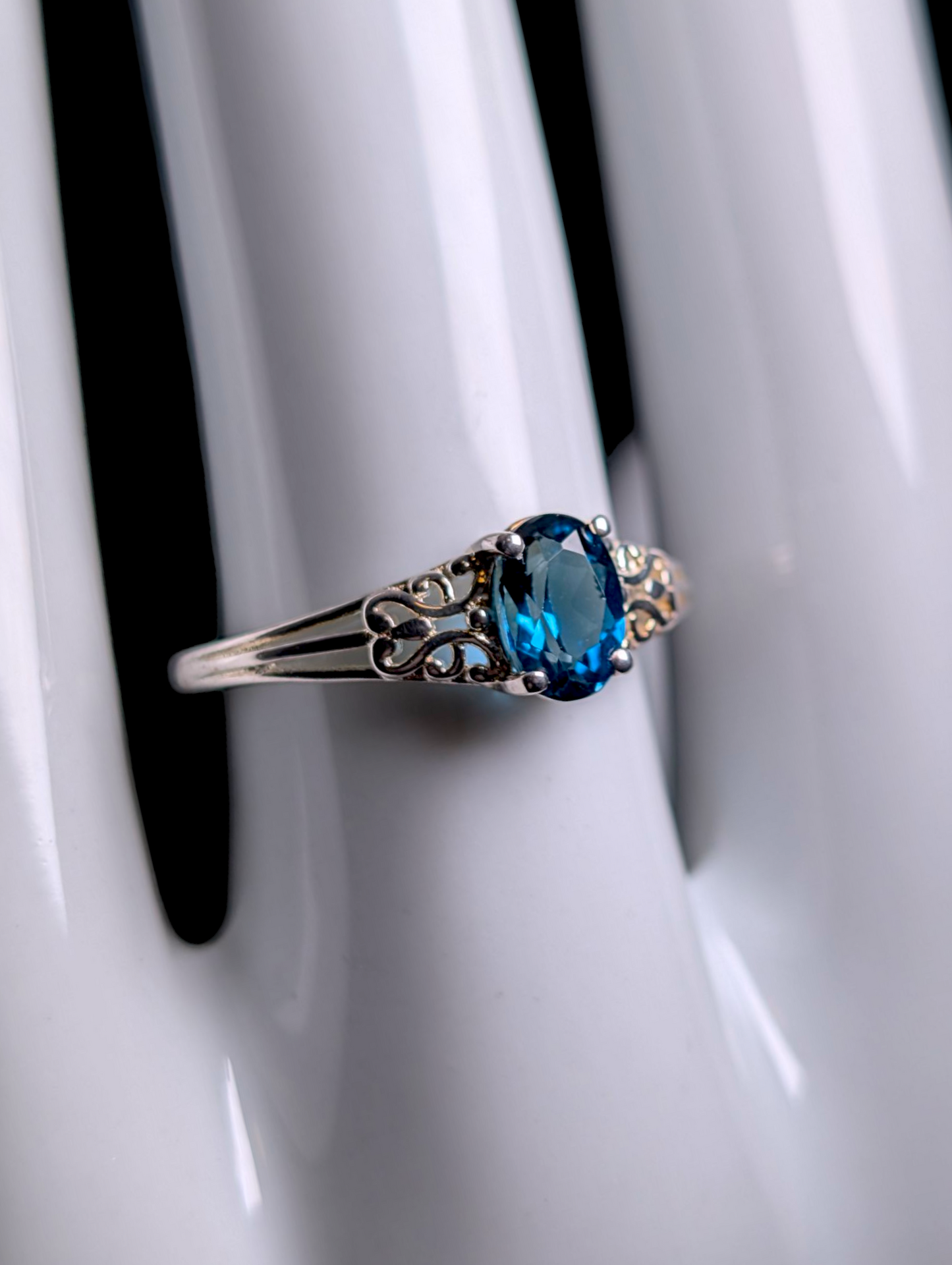 Vintage Dainty Oval Solitaire Genuine London Blue Topaz Sterling Silver Filigree Ring
