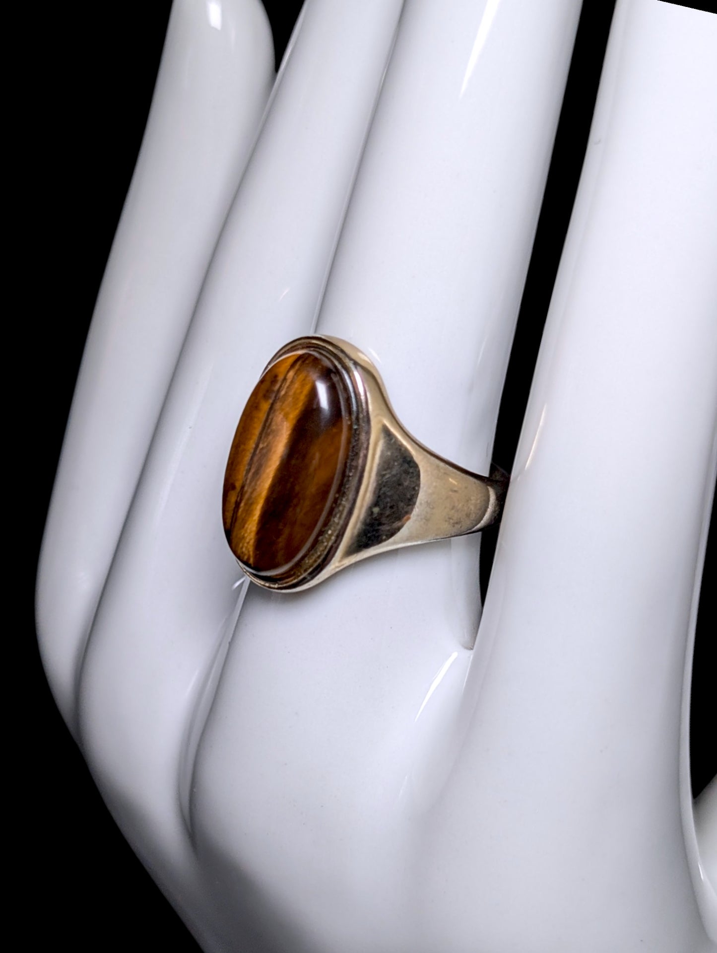 Vintage Monet Genuine Tiger's Eye Solitaire Antique Gold Toned Ring