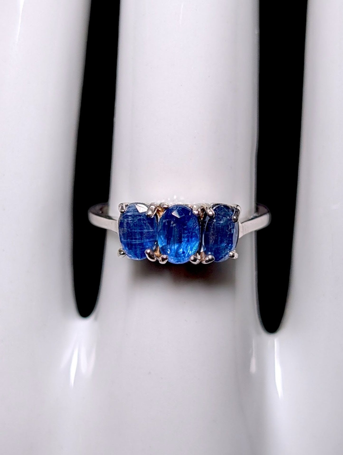 Vintage 3 Stone Genuine Kyanite Sterling Silver Band Ring