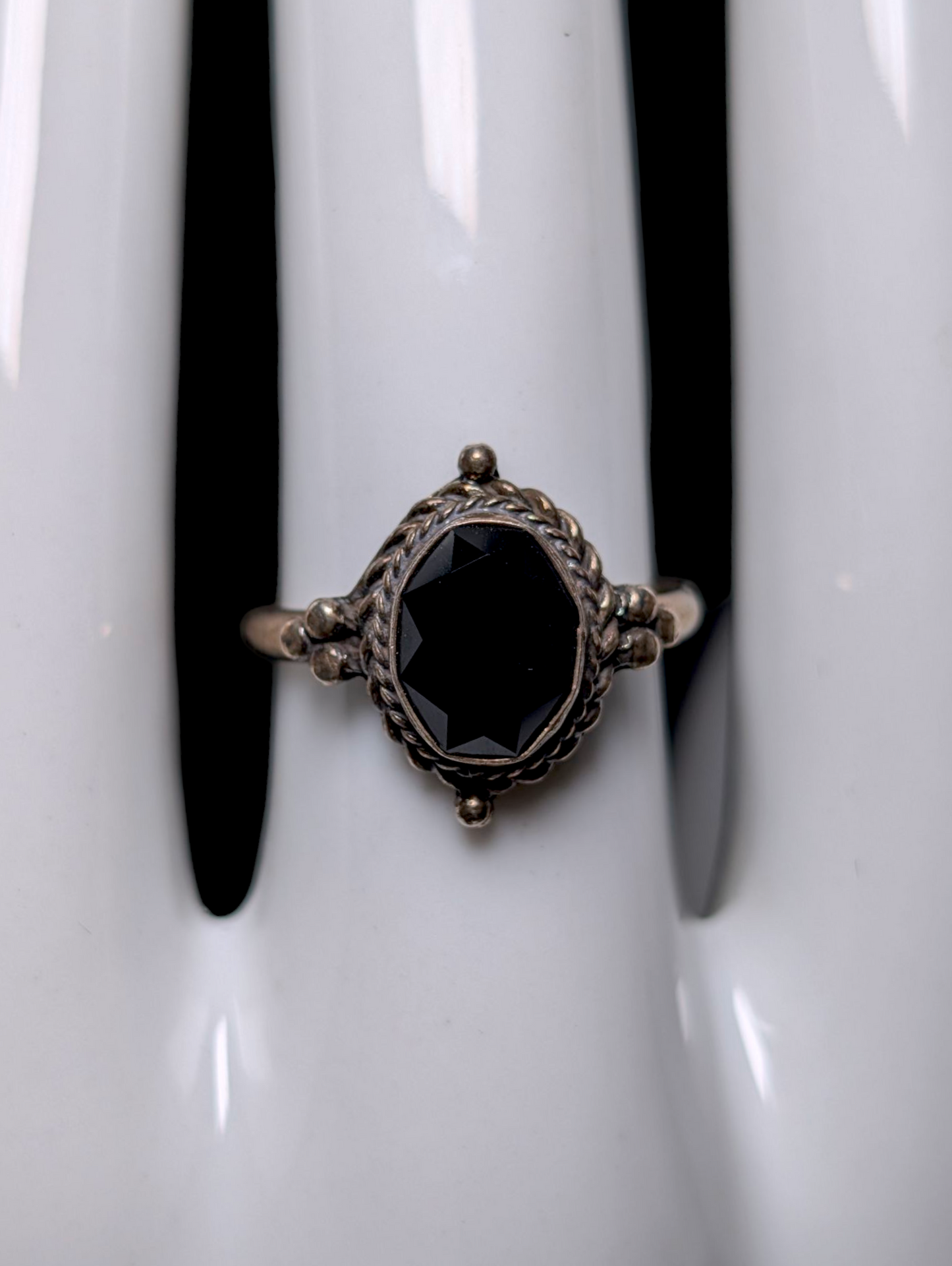 Vintage Artesian Genuine Faceted Black Onyx Solitaire Braided Tarnished Sterling Silver Filigree Ring