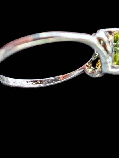 Vintage Heart Cut Genuine Peridot Sterling Silver Filigree Ring