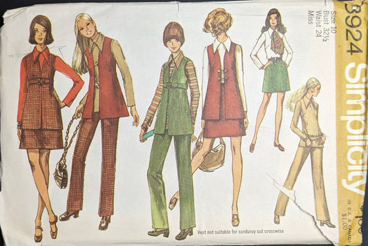 1960s - 1970s Original Vintage Sewing Pattern: Simplicity 8924 Size 10