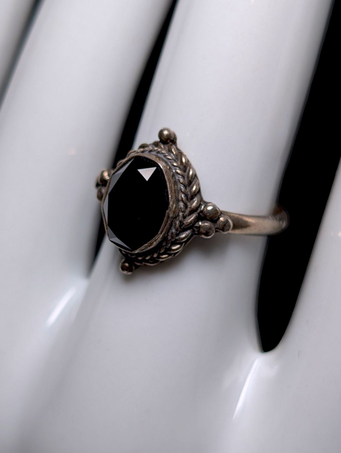 Vintage Artesian Genuine Faceted Black Onyx Solitaire Braided Tarnished Sterling Silver Filigree Ring