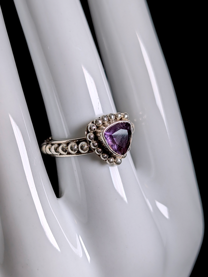 Vintage Artesian Bezel Set Trillion Cut Genuine Amethyst Solitaire Studded Band Sterling Silver Ring