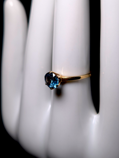 Vintage Designer David Sarkin Brilliant Round Cut Genuine Blue Spinel Solitaire 10k Solid Yellow Gold Ring