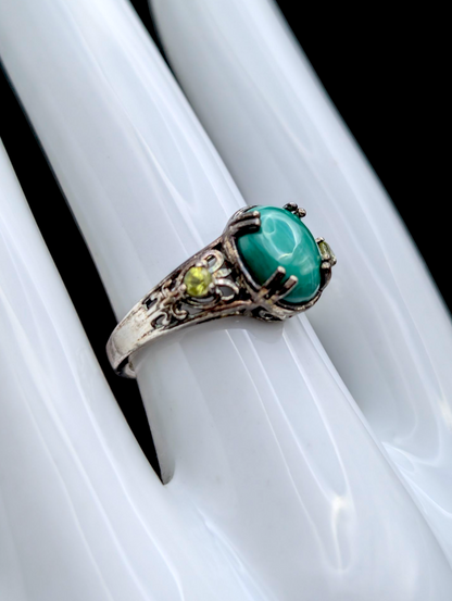 Vintage Oval Solitaire Genuine Malachite and Peridot Accent Stones Sterling Silver Tarnish Filigree Ring