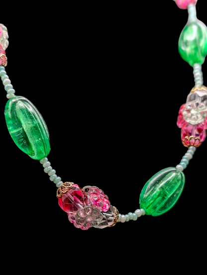 1950s Bright Pink and Green Necklace