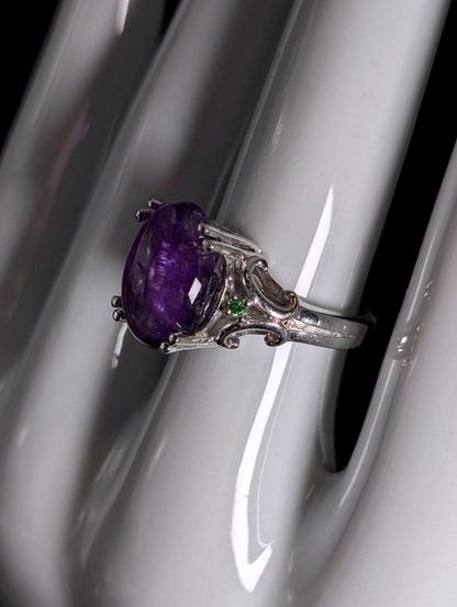 Vintage Karis Cabochon Cut Genuine Amethyst Solitaire with Peridot Accent Stones Sterling Silver Ring
