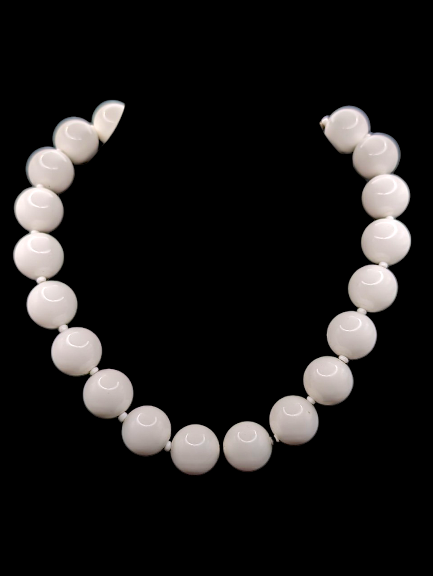 1950s Mod Large White Beaded Classic Choker Necklace