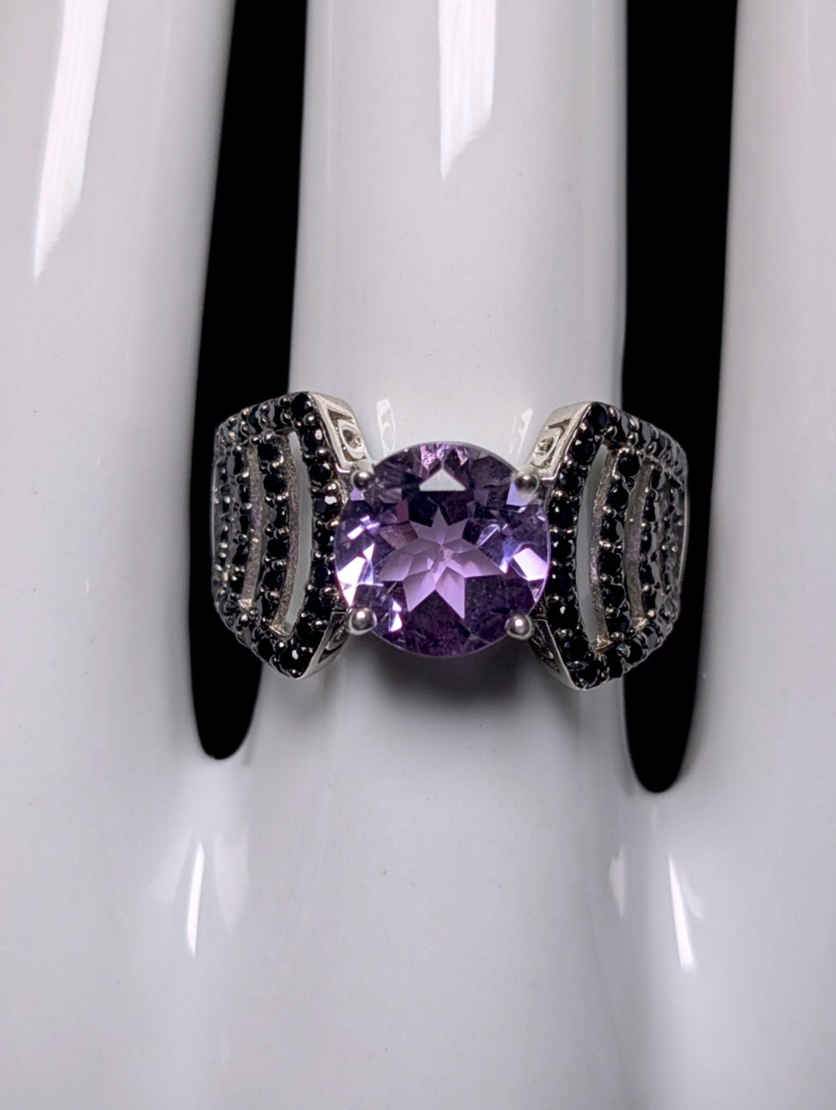Vintage Round Cut Genuine Amethyst Solitaire with Black Onyx Sterling Silver Ring
