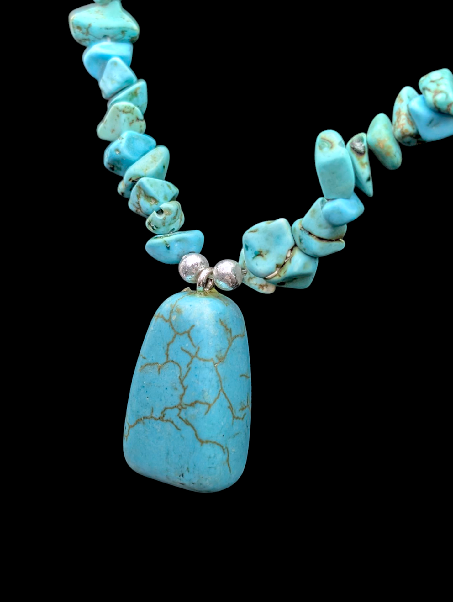 Vintage Raw Genuine Turquoise and Howlite Chip and Pendant Southwest Style Gemstone Necklace