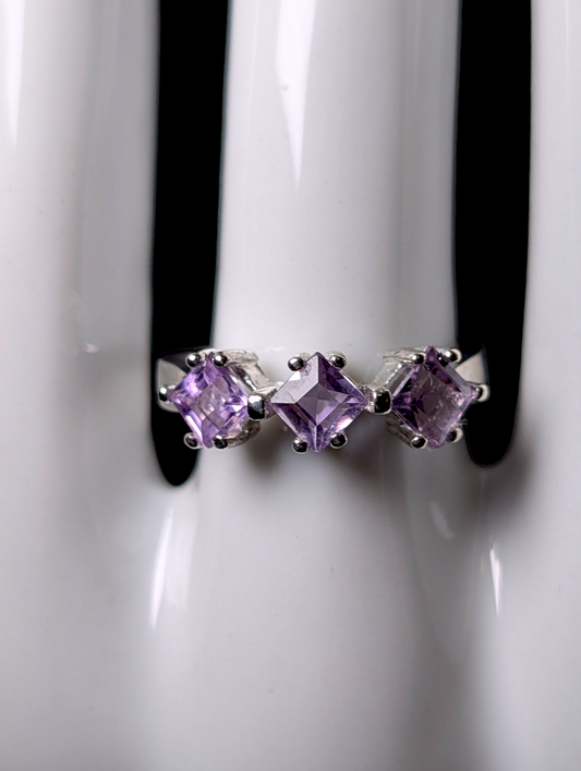 Vintage Diamond Cut 3 Stone Genuine Lavender Amethyst Sterling Silver Ring