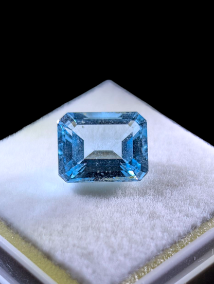 3.75 Carat Emerald Cut Genuine Swiss Blue Topaz Loose Gemstone