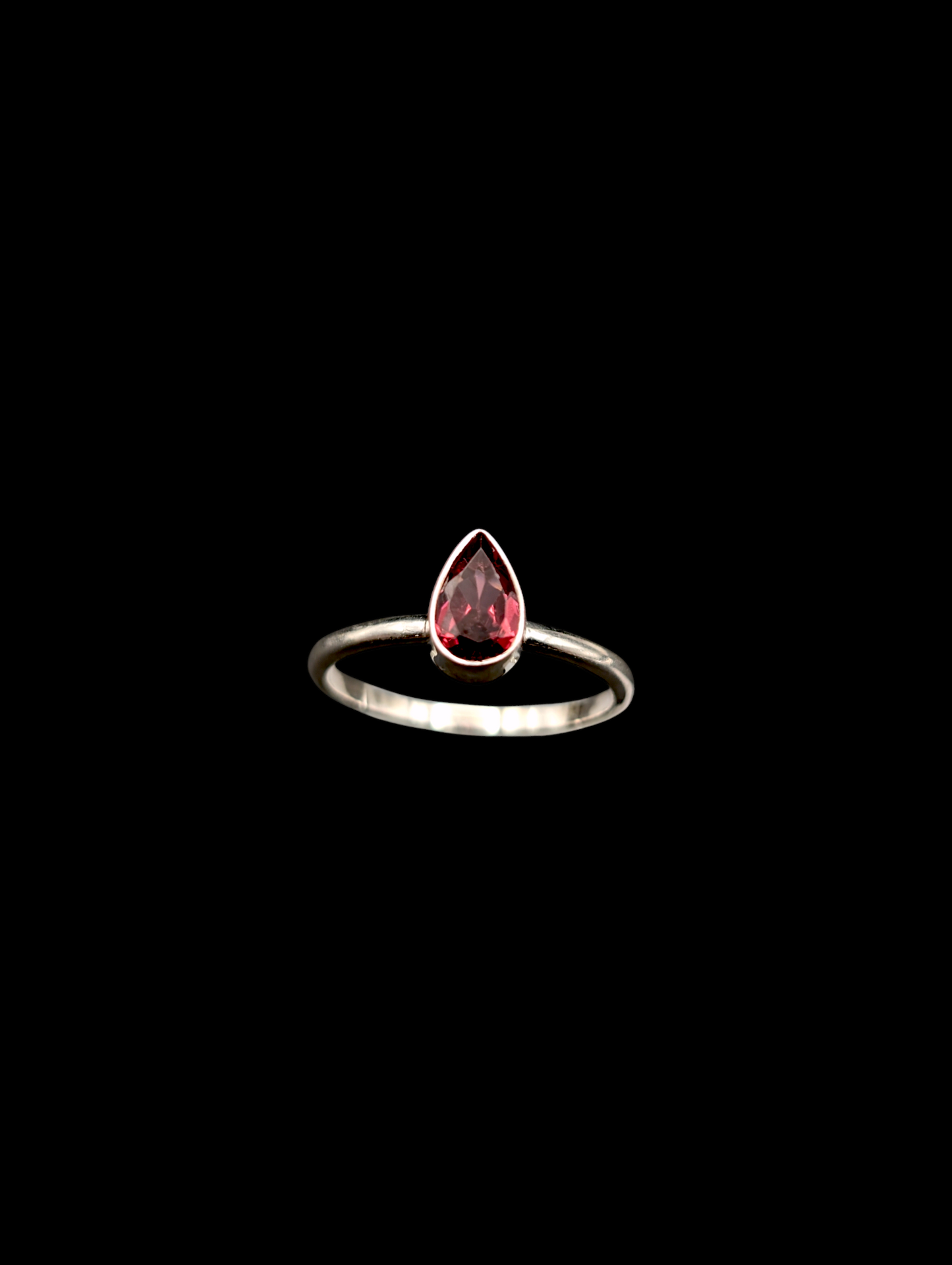 Vintage Dainty Simple Teardrop Solitaire Genuine Garnet 925 Sterling Silver Ring