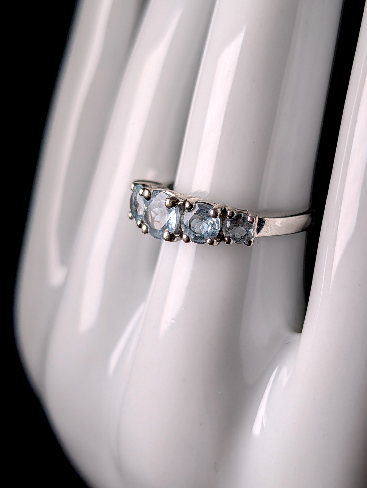 Vintage Graduating Round Cut Genuine Aquamarine Sterling Silver Band Ring