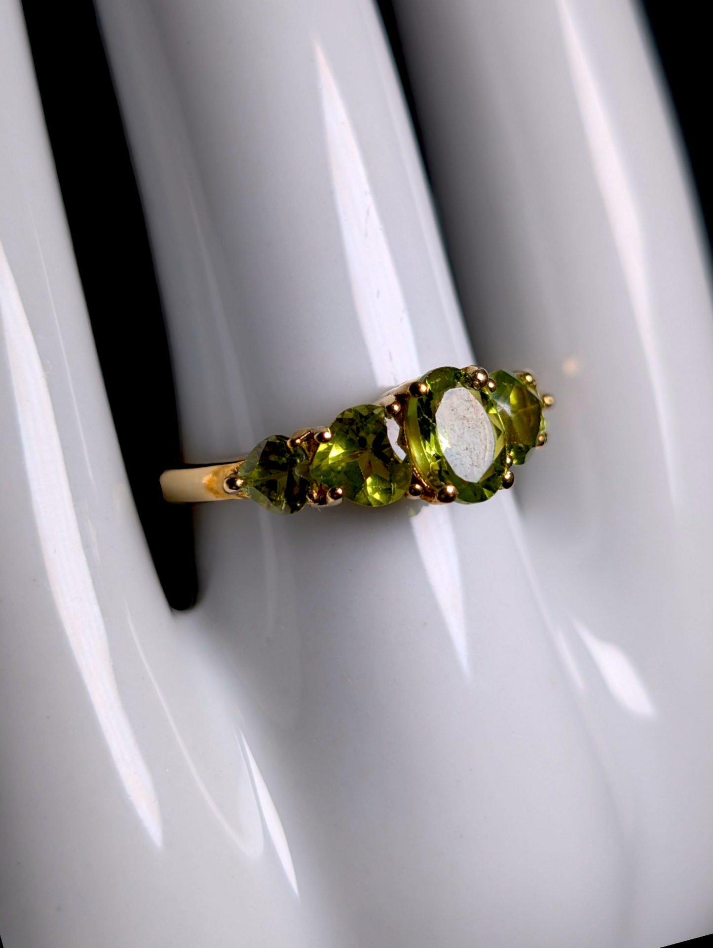 Vintage Graduating Round Cut Genuine Peridot 14k Yellow Gold Vermeil Ring