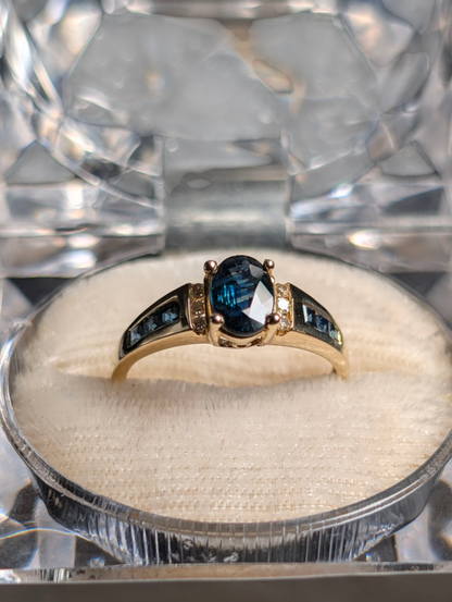 Vintage Designer Alwand Vahan 14k Solid Yellow Gold Genuine Earth Mined London Blue Topaz and Diamond Ring