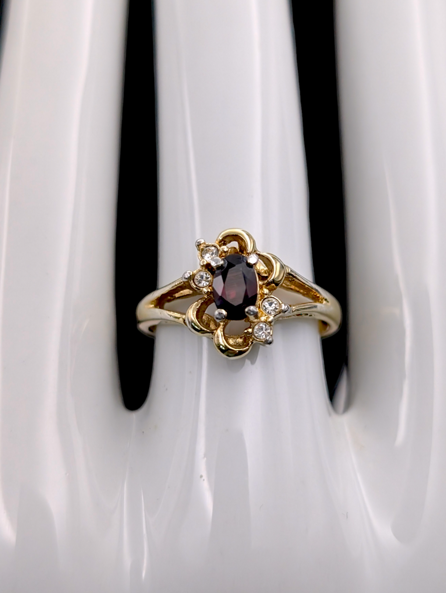 Vintage Solitaire Oval Genuine Garnet 14k Yellow Gold Vermeil Ring