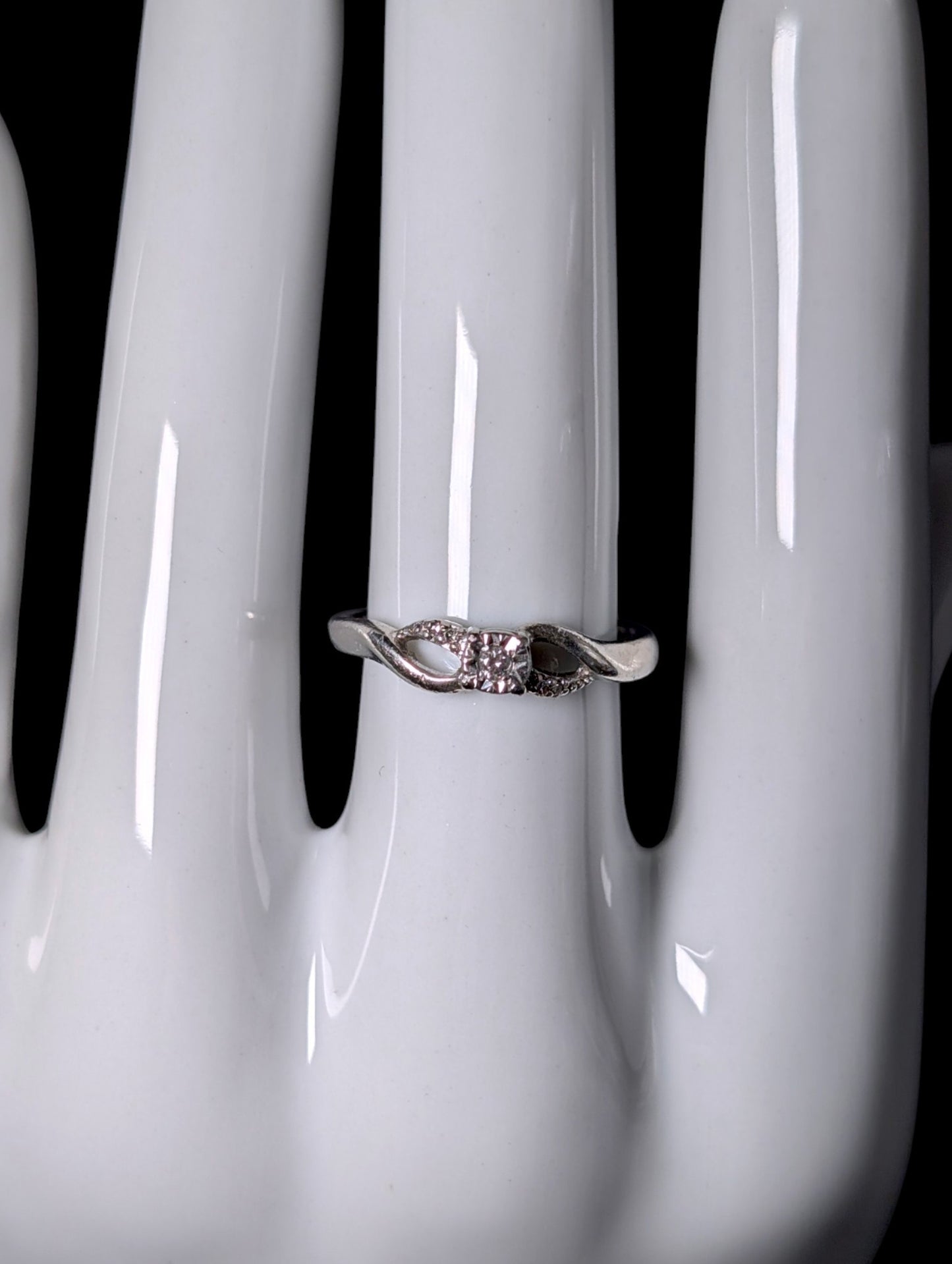 Vintage Round Cut Genuine Diamond Solitaire Stackable Engagement Ring