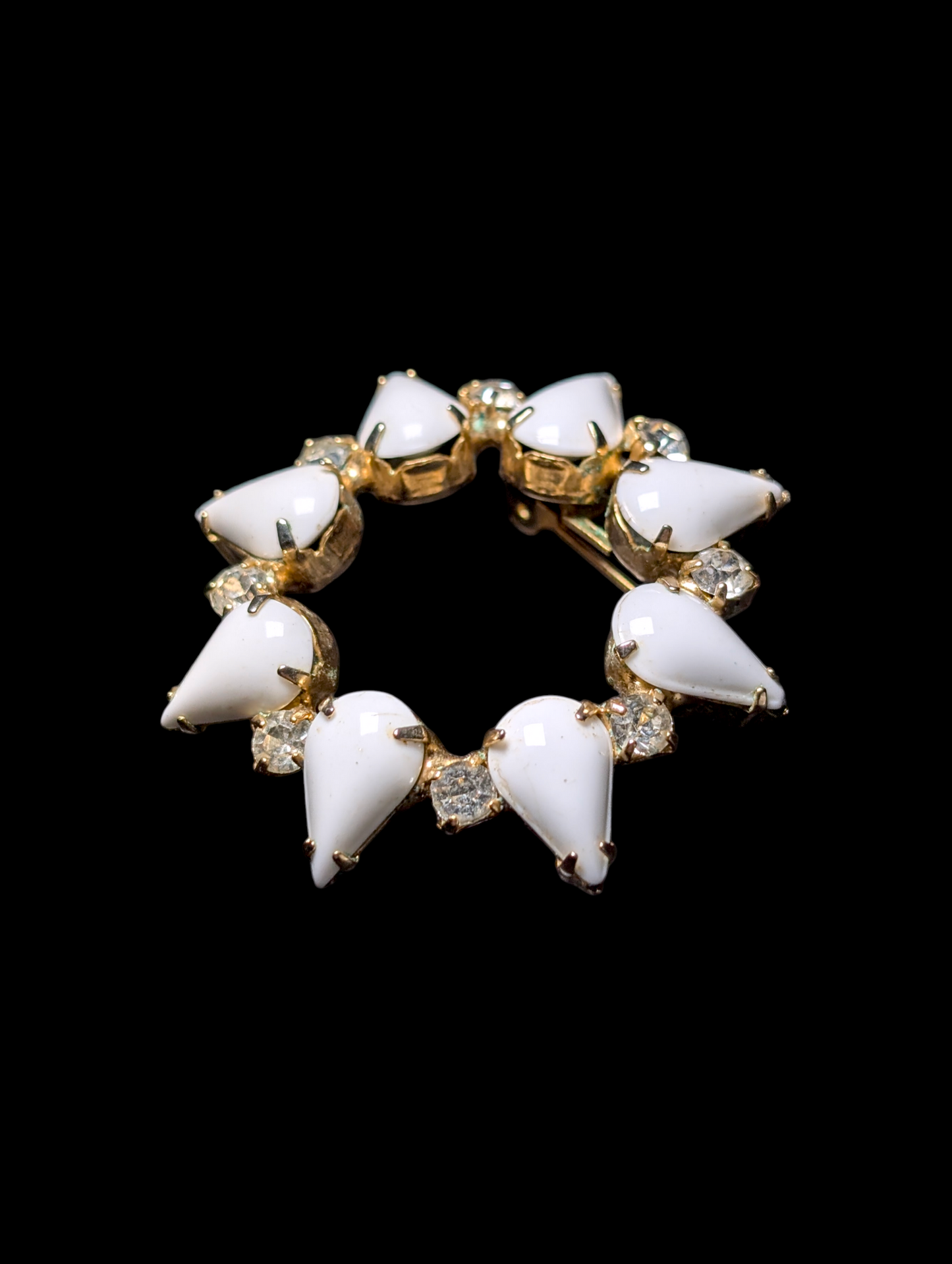 Vintage 1950s Starburst Wreath Milk Glass Toned and Rhinestone Gold Toned Brooch Pin