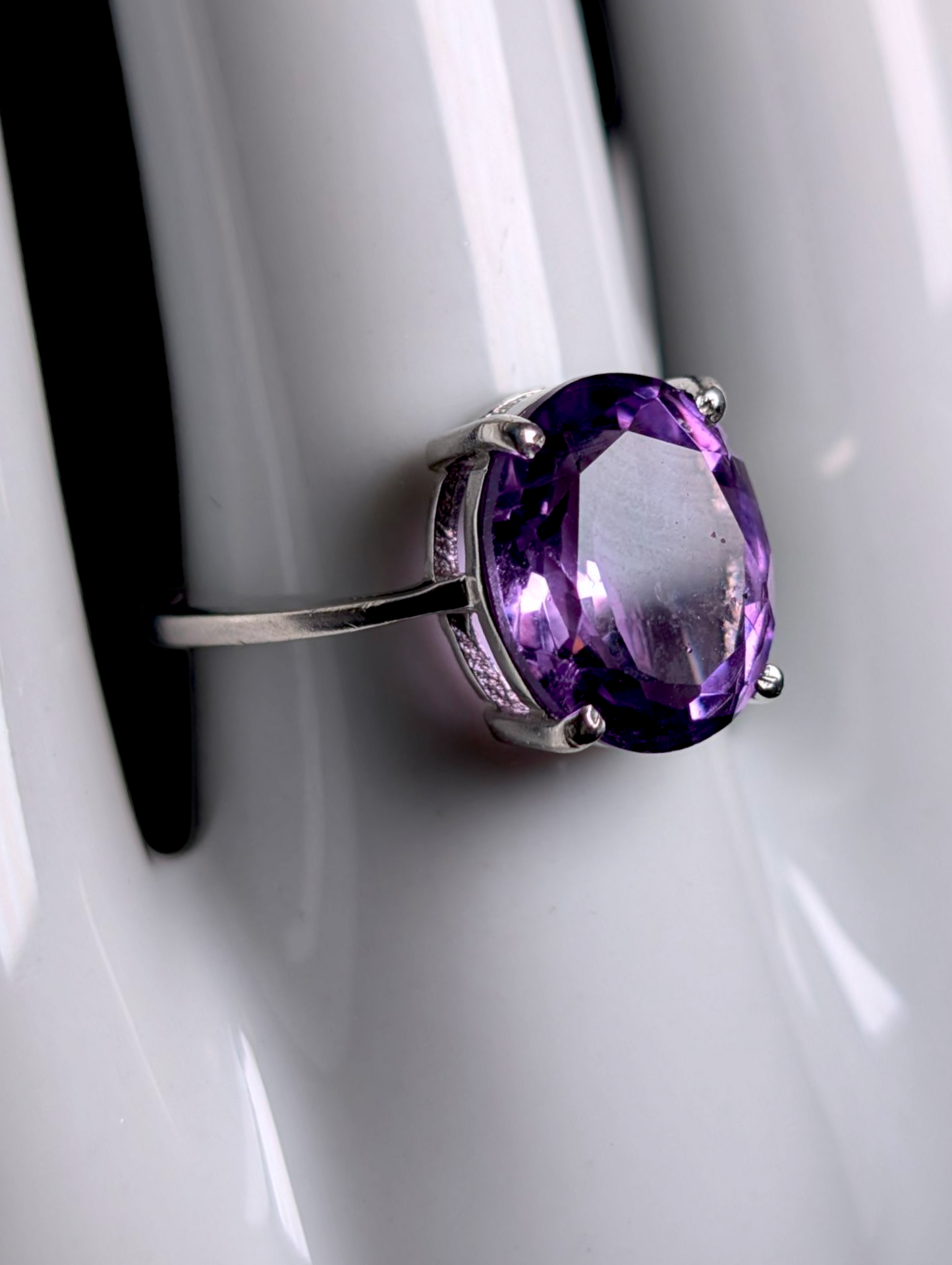 Vintage Oval Cut Genuine Purple Amethyst Solitaire Sterling Silver Ring