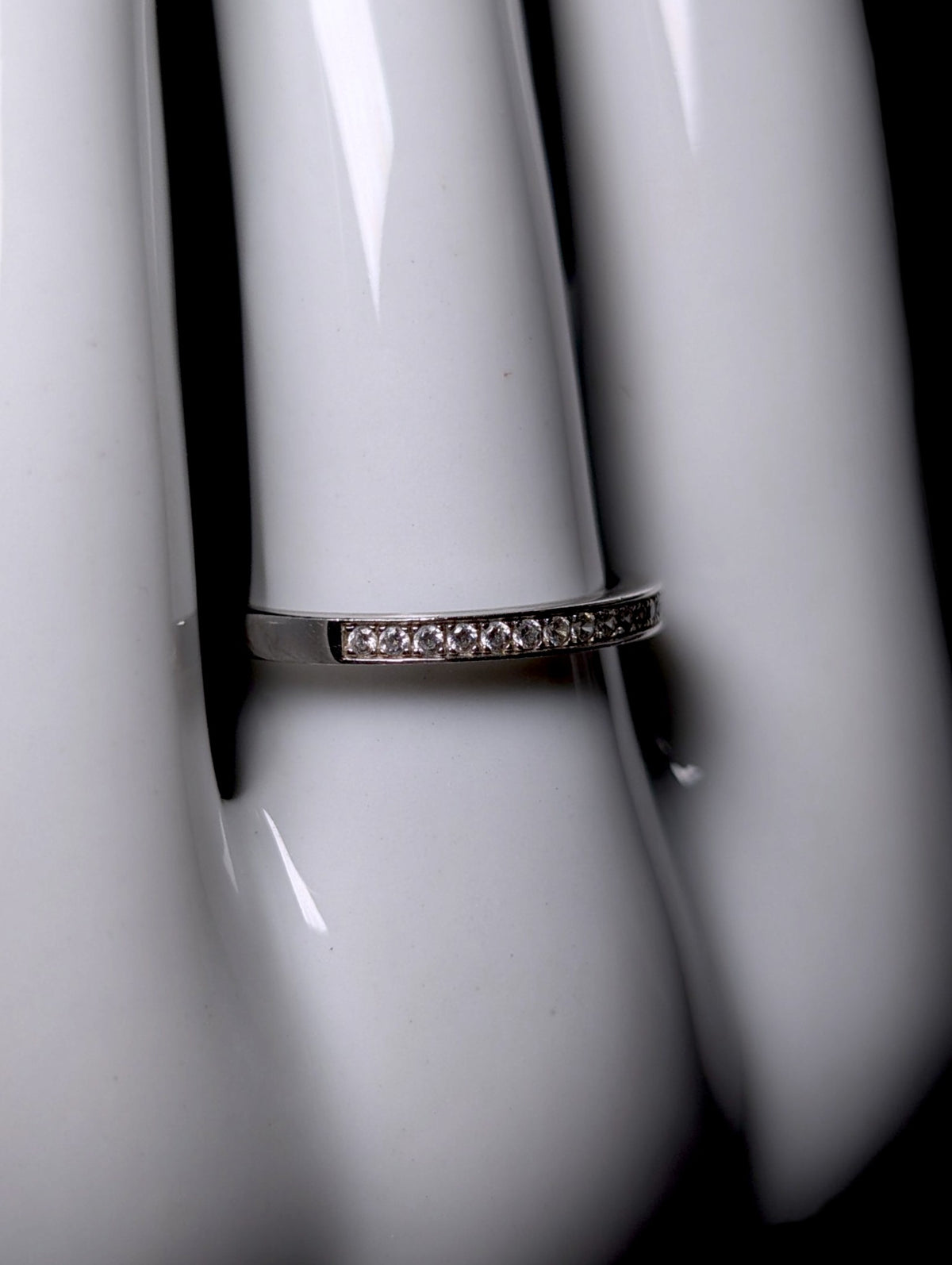 Vintage Jeulia Simulated Diamond Eternity Stackable Sterling Silver Band Ring