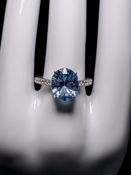 Vintage Oval Cut 5+ Carat Genuine Swiss Blue and White Topaz Solitaire Sterling Silver Ring