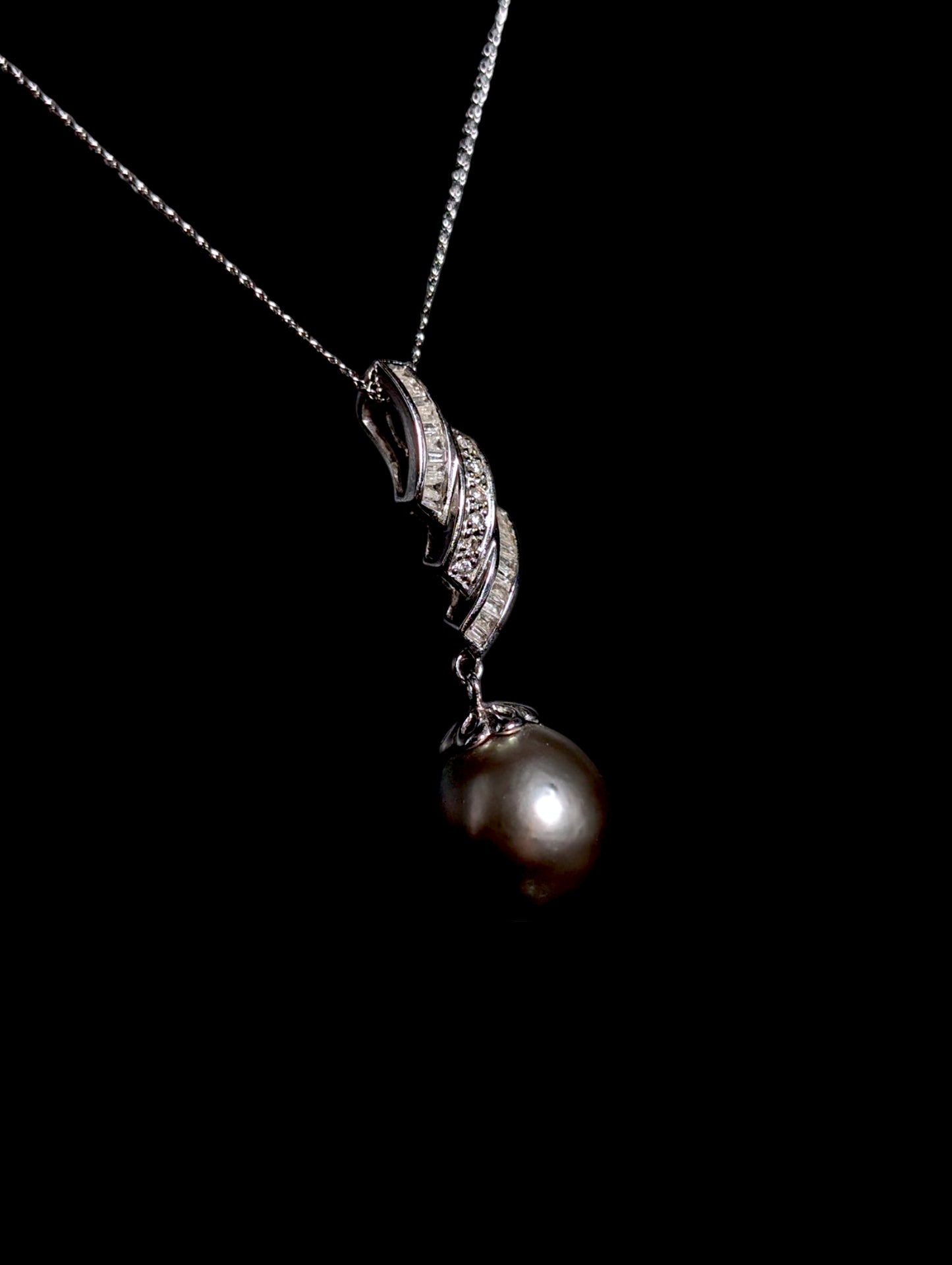 Vintage 12.5mm Genuine Tahitian Pearl and Diamond 14k White Gold Pendant