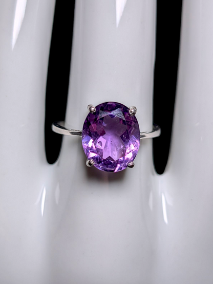 Vintage Oval Cut Genuine Purple Amethyst Solitaire Sterling Silver Ring