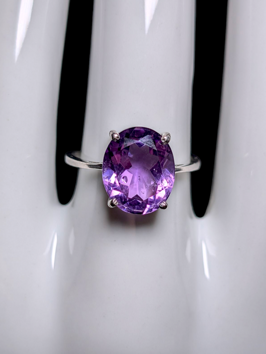 Vintage Oval Cut Genuine Purple Amethyst Solitaire Sterling Silver Ring