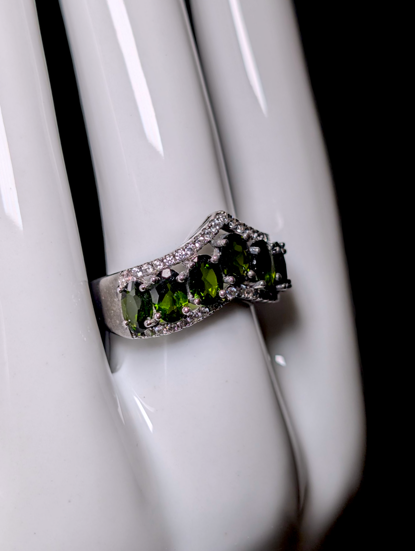 Vintage Oval Cut Genuine Chrome Diopside and White Zircon Sterling Silver Chevron Stackable Ring