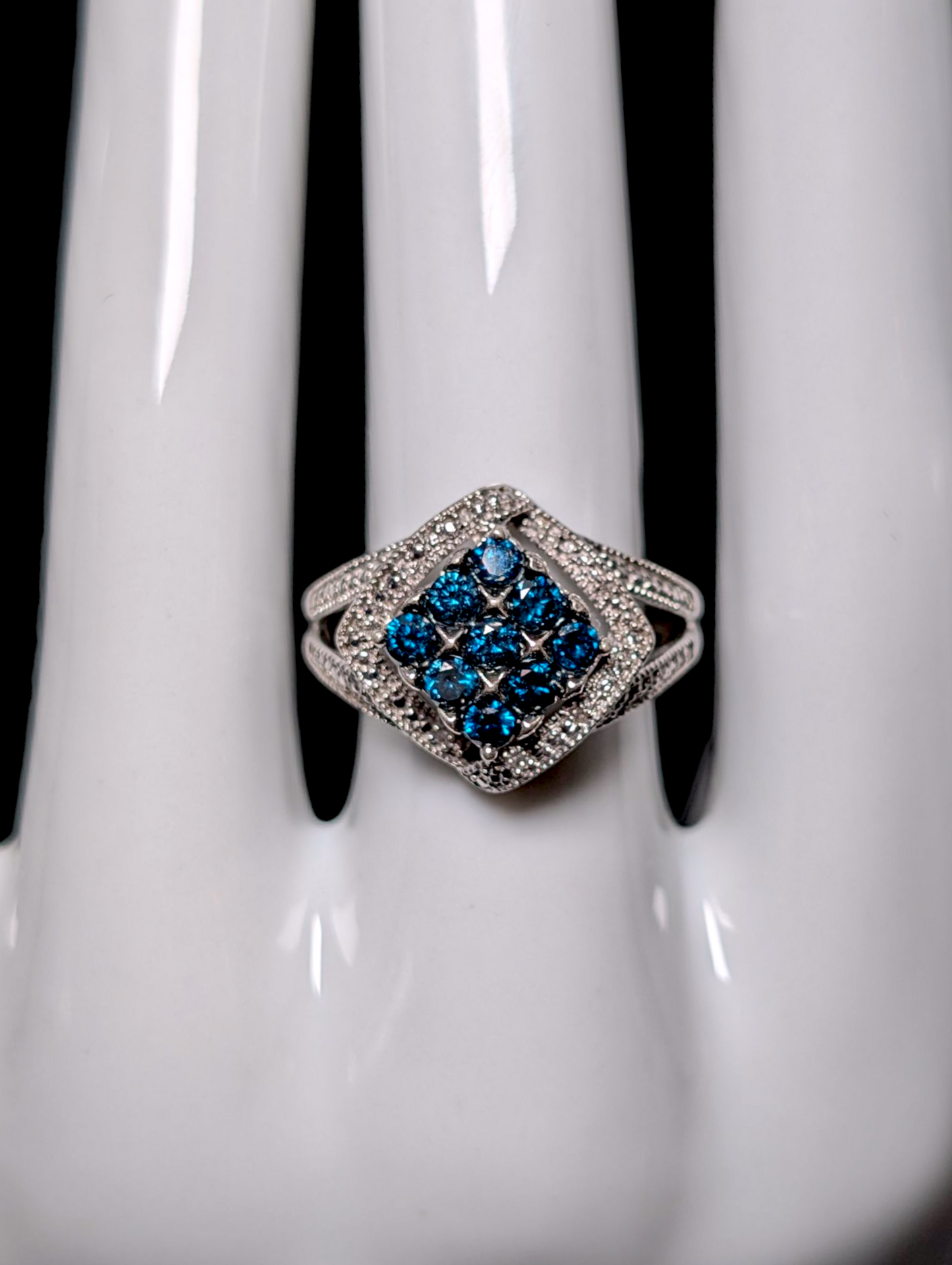 Vintage Dazzling Cluster of Genuine Blue Diamond with Diamond Accent Sterling Silver Split Shank Statement Ring