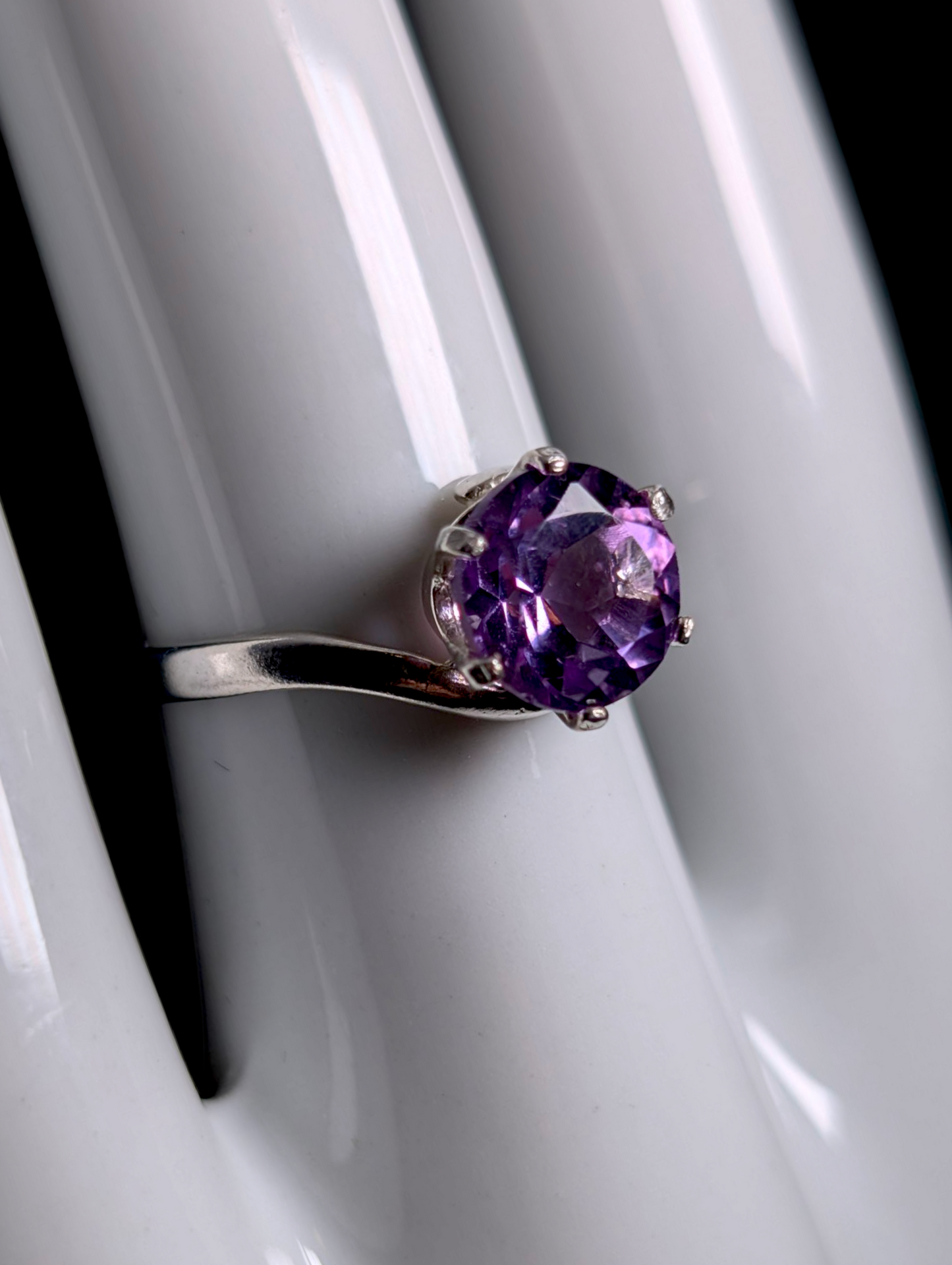 Vintage Crossover Round Cut Genuine Purple Amethyst Solitaire Sterling Silver Ring