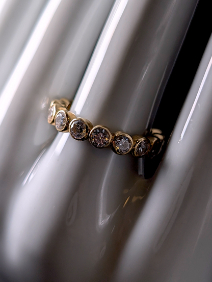 Vintage Designer Heng Ngai 14kt Solid Yellow Gold Simulated White Diamond Eternity Band Ring