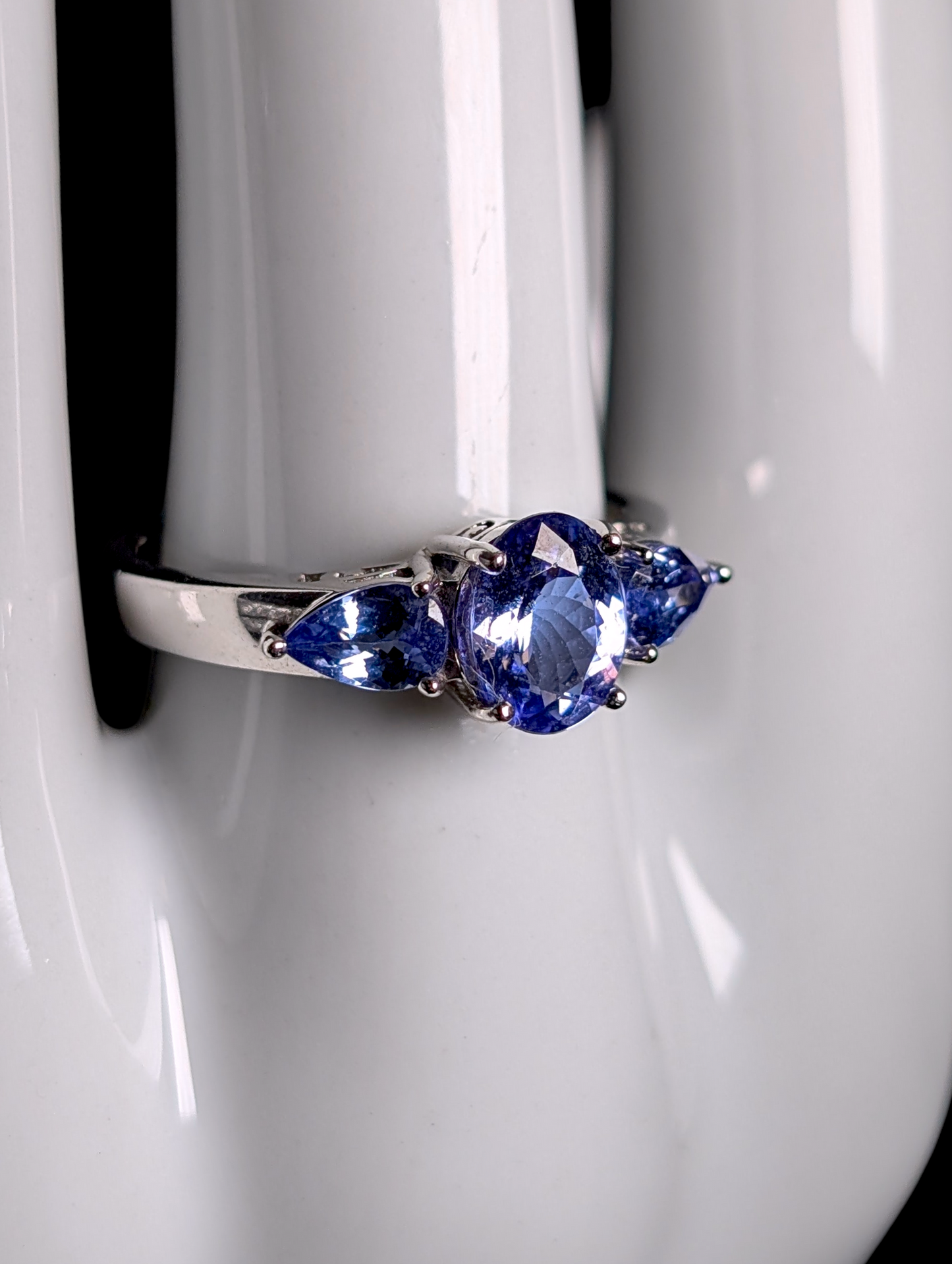 Vintage 3 Stone Earth Mined Genuine Tanzanite Oval Solitaire Sterling Silver Ring