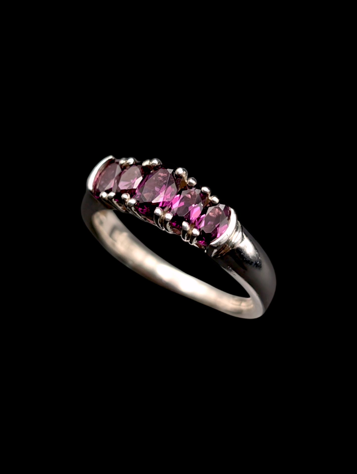 Vintage Graduating Earth Mined Genuine Rhodolite Garnet Sterling Silver Ring