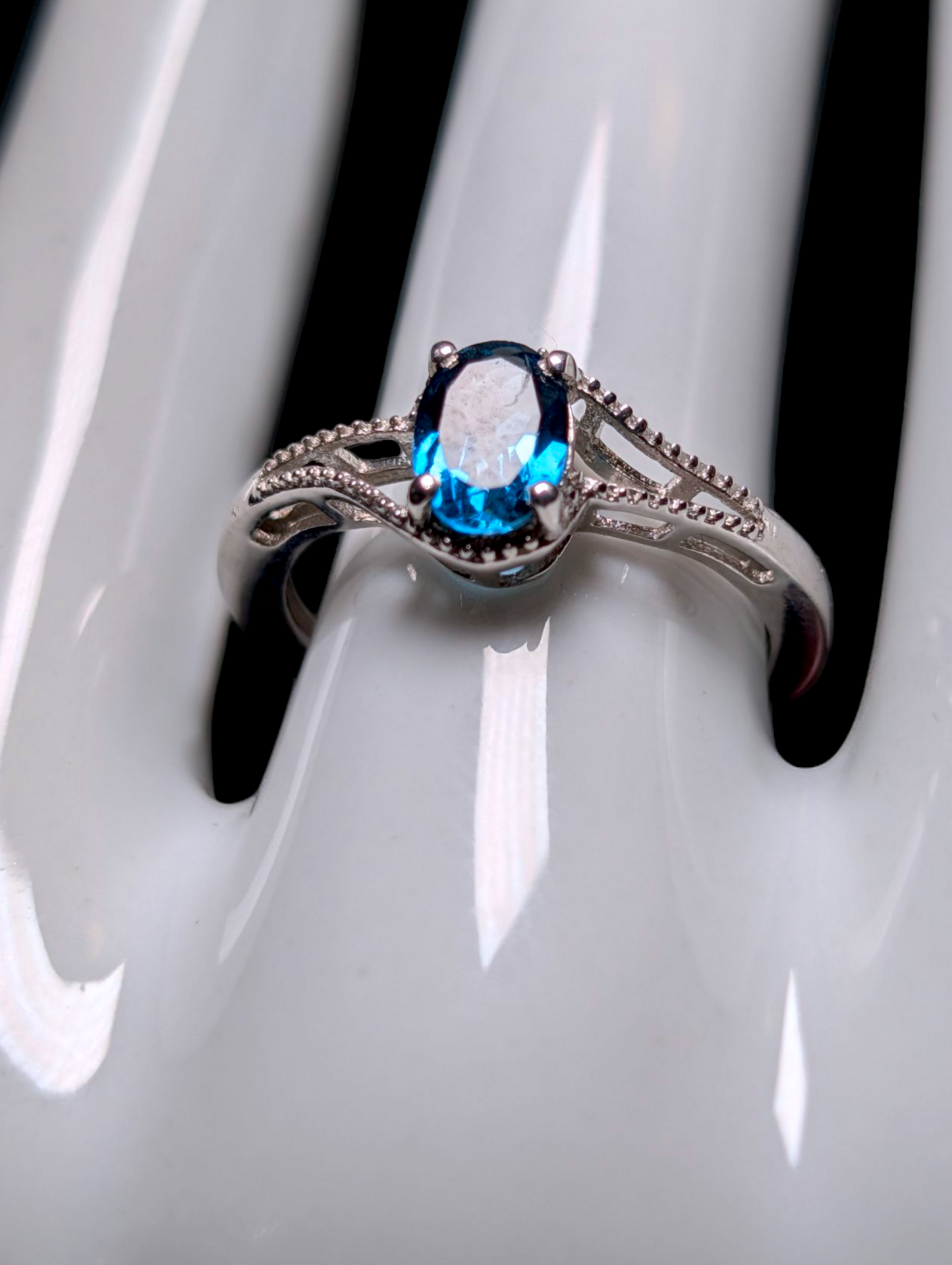Vintage Crossover Oval Cut Solitaire Genuine London Blue Topaz Sterling Silver Ring