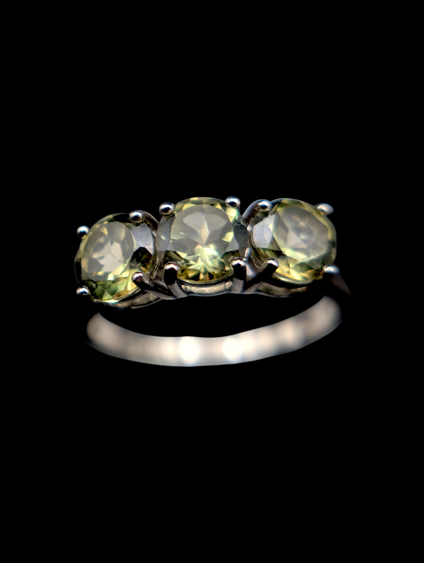 Vintage 2.5 Carats Bicolor Green Yellow Genuine Sapphire Three Stone Sterling Silver Ring