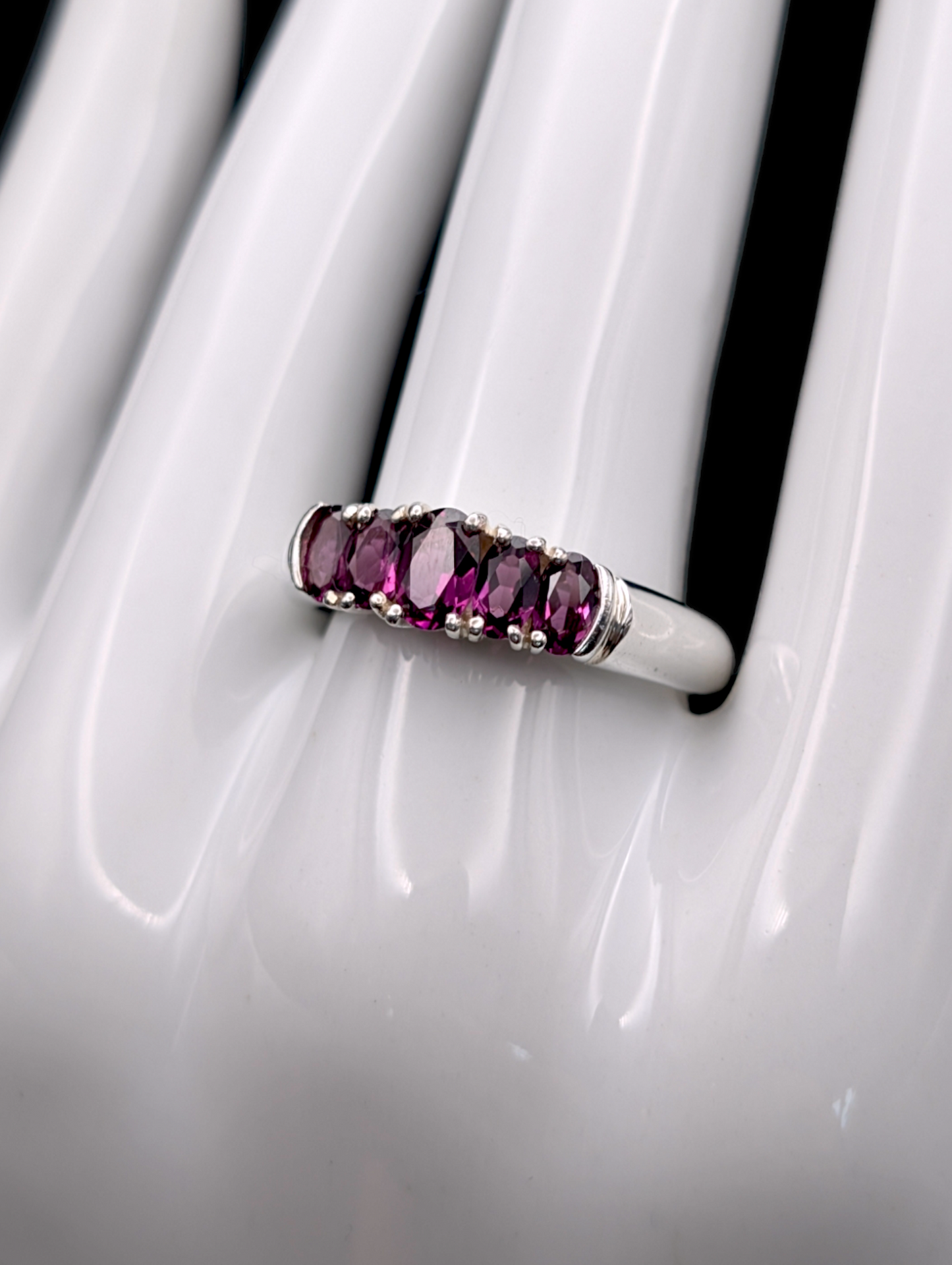 Vintage Graduating Earth Mined Genuine Rhodolite Garnet Sterling Silver Ring