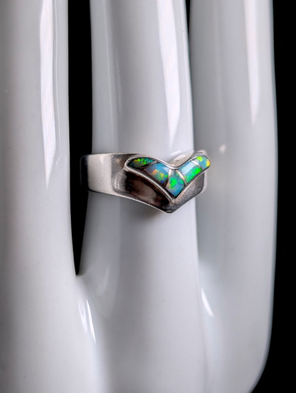 Vintage Native Southwest Style Chevron Bezel Set Genuine Fire Opal Sterling Silver Band Ring