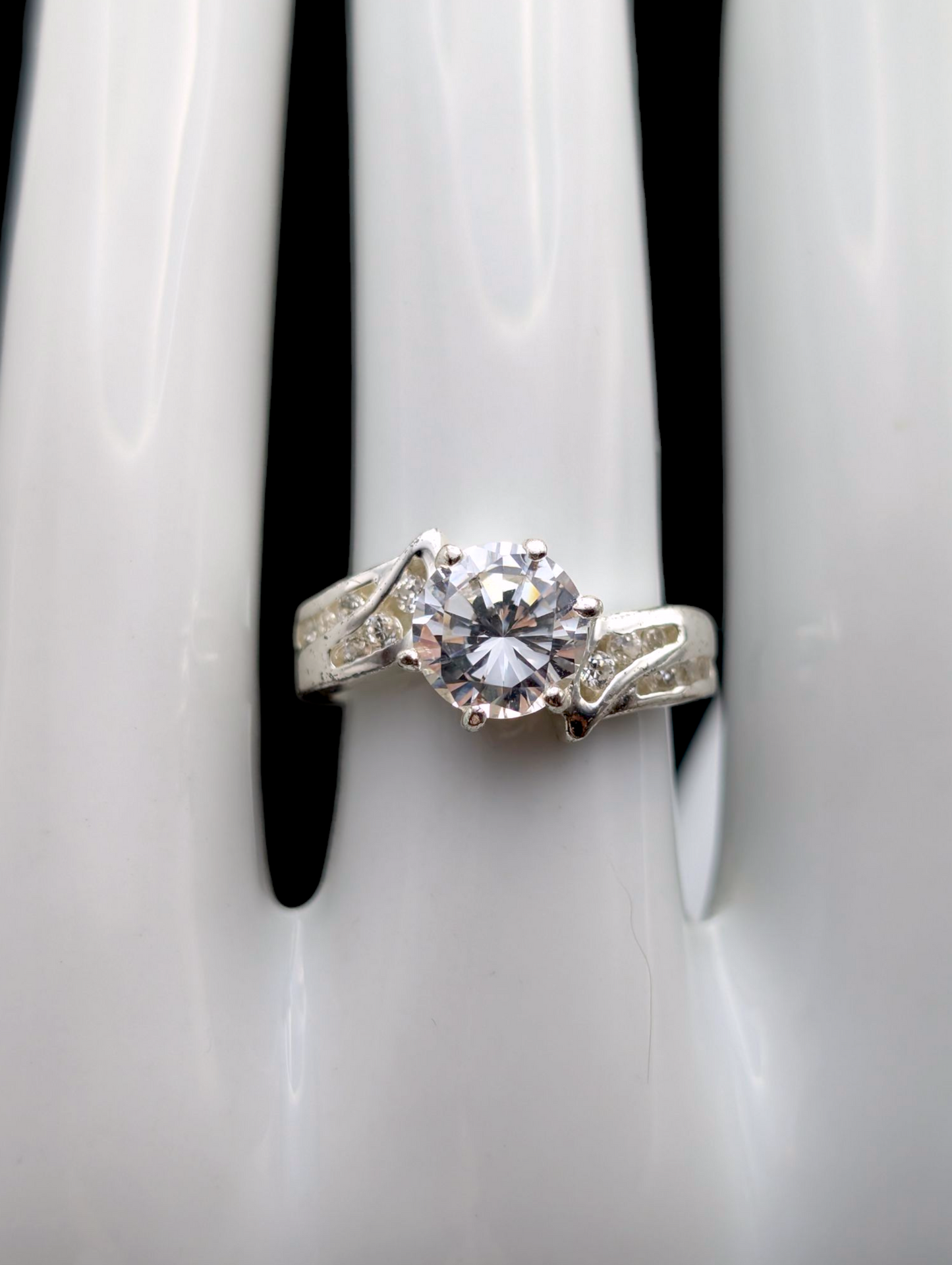 Vintage Solitaire Crossover Simulated Diamond Silver Vacation Ring