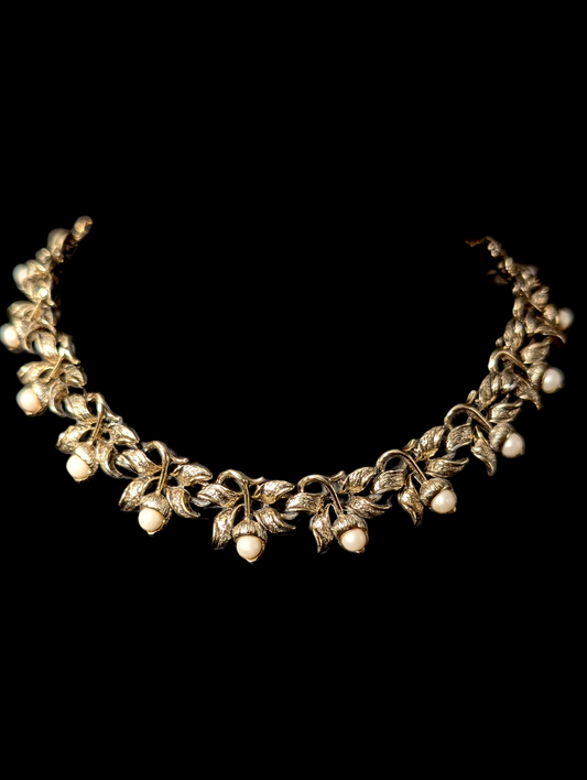 1950s - 1960s Vintage Judy Lee Leaves and Acorns Faux Pearl Antique Gold Tone Necklace