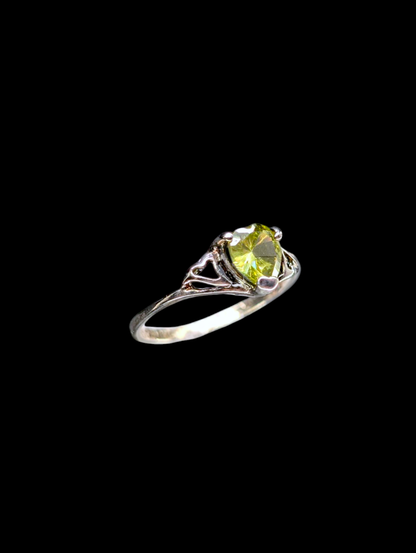Vintage Heart Cut Genuine Peridot Sterling Silver Filigree Ring