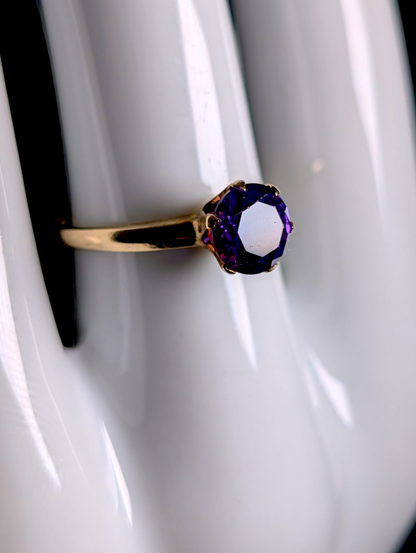 Vintage Round Cut Genuine Purple Sapphire Solitaire 10k Solid Yellow Gold Ring